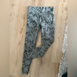 Gymshark Compression Green Camo leggings